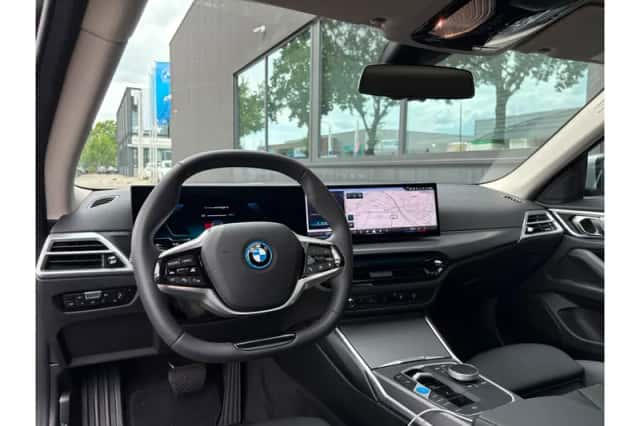 BMW i4 (2026) thumbnail 6
