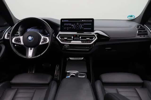 BMW iX3 (2024) thumbnail 3