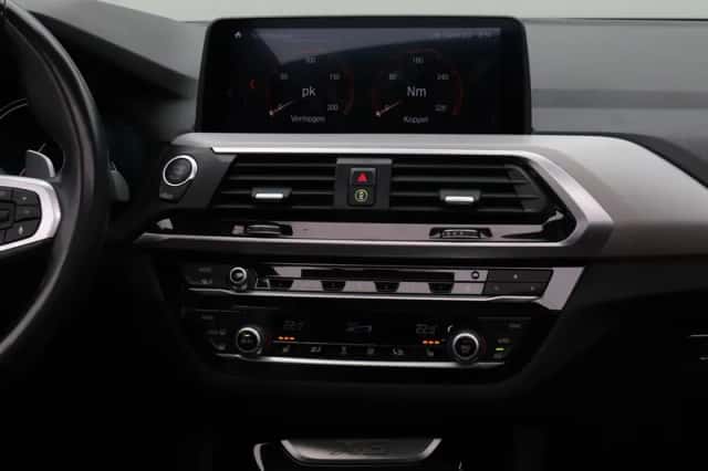 BMW X3 (2018) thumbnail 25