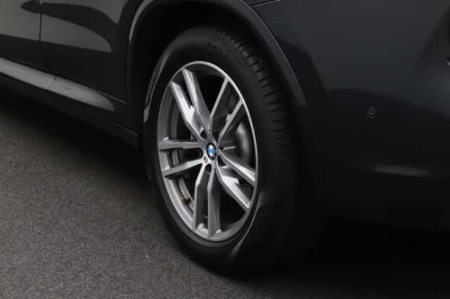 BMW X3 (2018) thumbnail 9