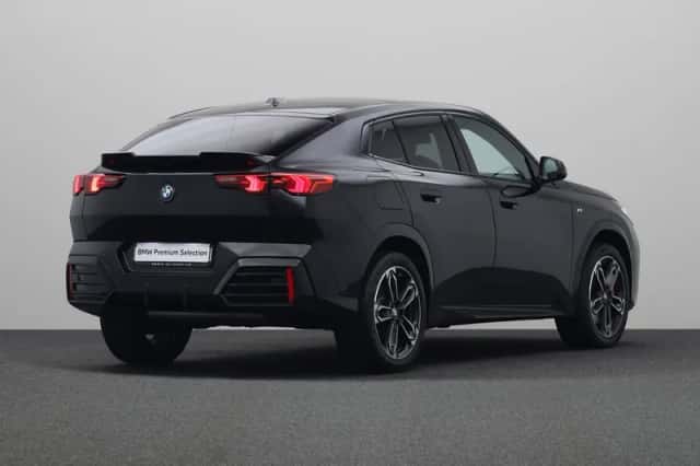 BMW X2 (2024) thumbnail 2