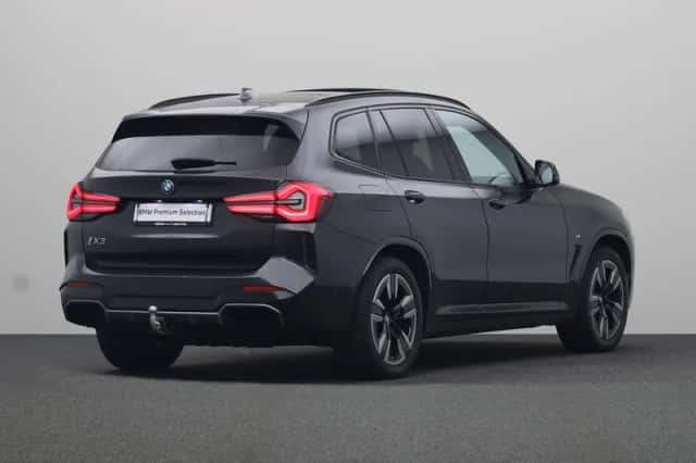 BMW iX3 (2024) thumbnail 2