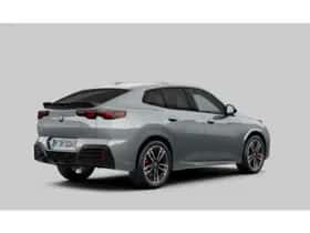 BMW iX2 (2025) thumbnail 2