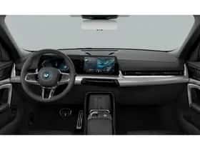 BMW iX2 (2025) thumbnail 3
