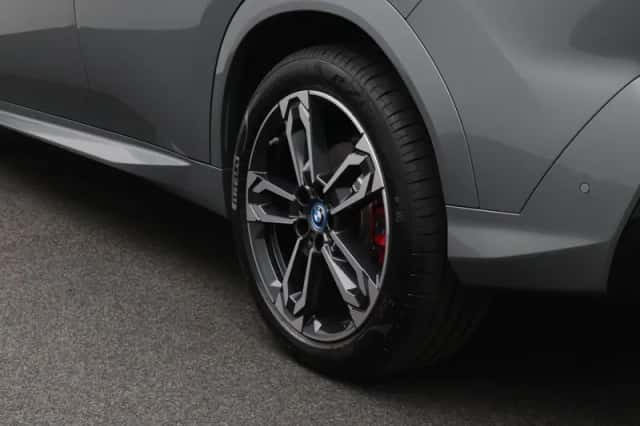 BMW iX2 (2025) thumbnail 5