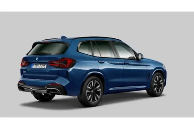 BMW iX3 (2023) thumbnail 2