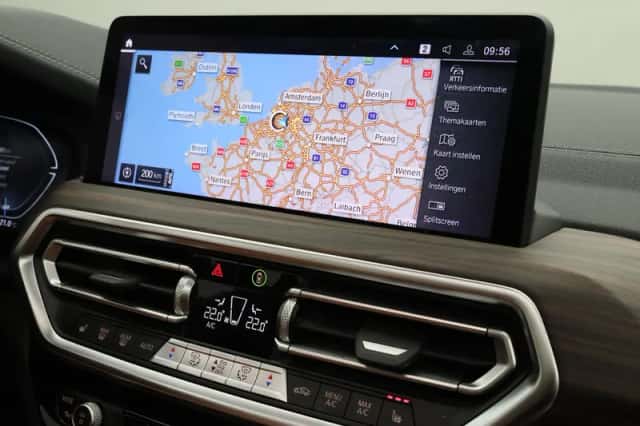 BMW iX3 (2023) thumbnail 5