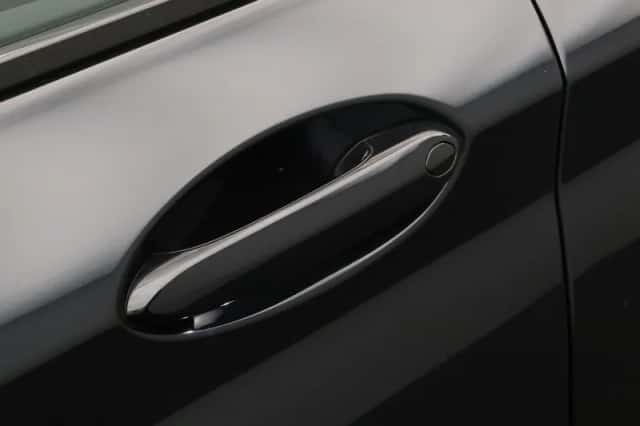 BMW iX3 (2023) thumbnail 12