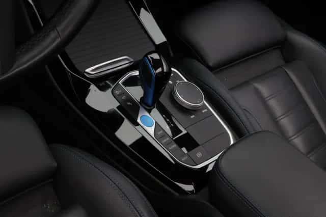 BMW iX3 (2023) thumbnail 17