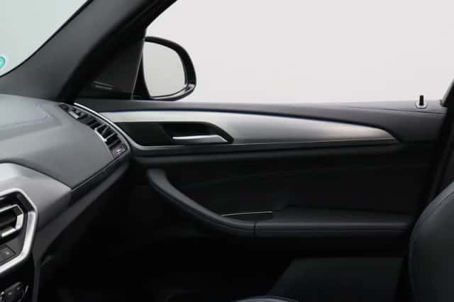 BMW iX3 (2023) thumbnail 18