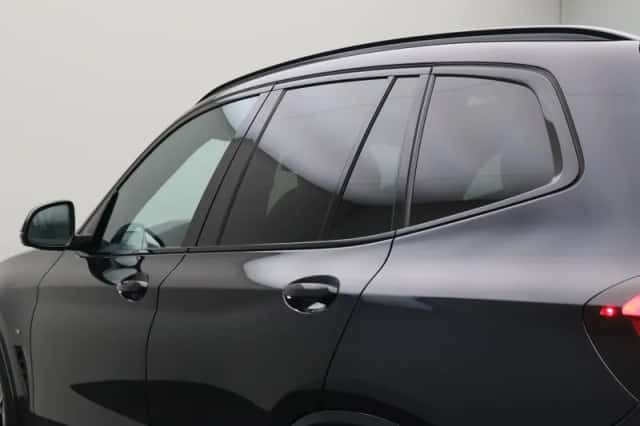 BMW iX3 (2023) thumbnail 7
