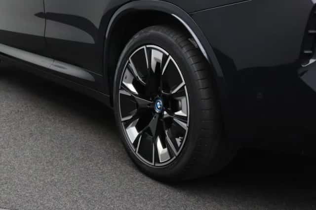 BMW iX3 (2023) thumbnail 8