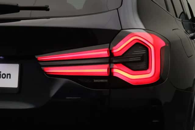 BMW iX3 (2023) thumbnail 10
