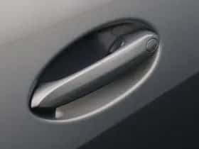 BMW M4 (2023) thumbnail 12