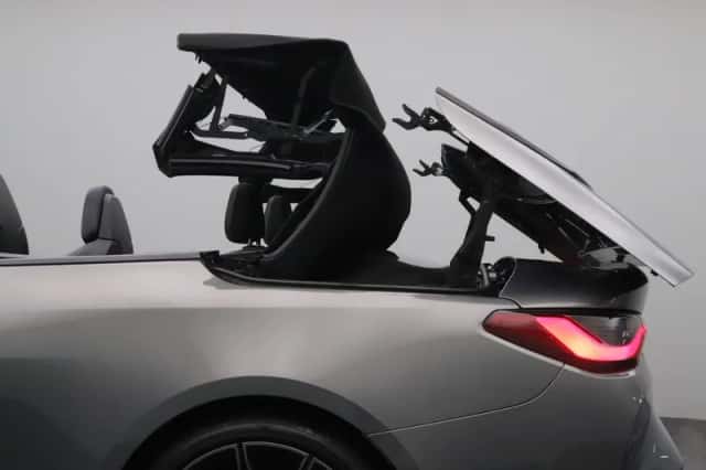 BMW M4 (2023) thumbnail 17