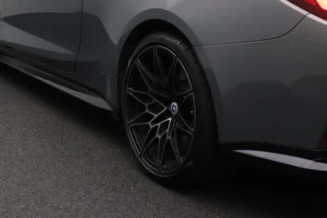 BMW M4 (2023) thumbnail 8