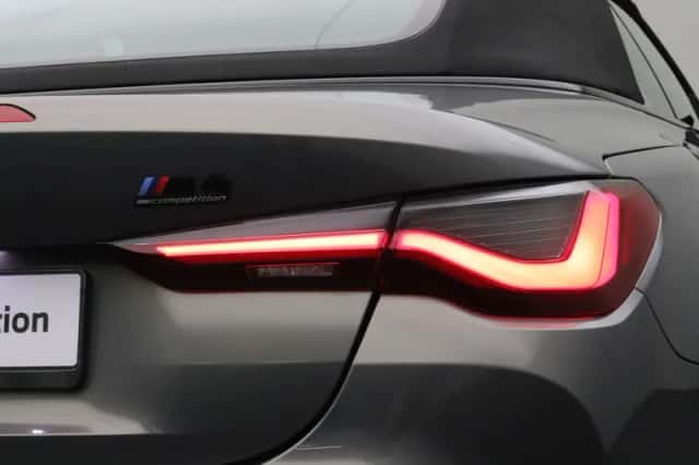 BMW M4 (2023) thumbnail 10