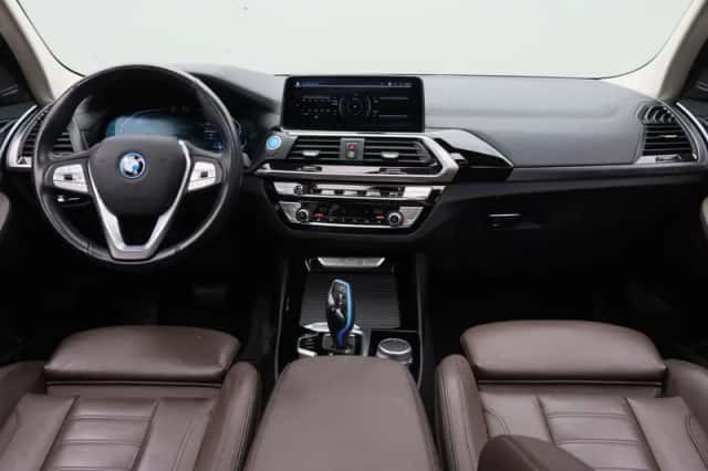 BMW iX3 (2021) thumbnail 3
