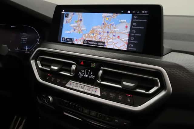 BMW X3 (2023) thumbnail 5