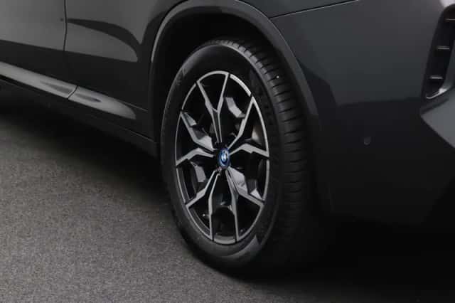 BMW X3 (2023) thumbnail 9