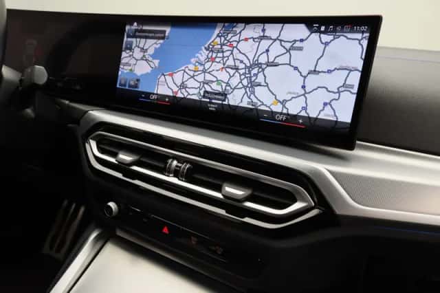 BMW i4 (2022) thumbnail 5