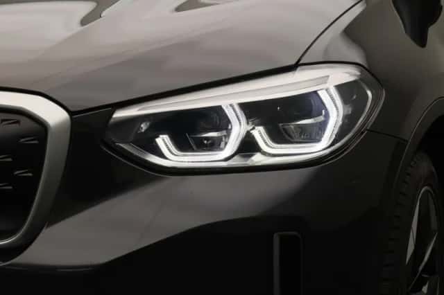 BMW iX3 (2021) thumbnail 16