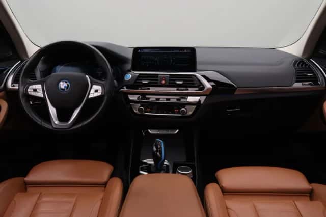 BMW iX3 (2021) thumbnail 3