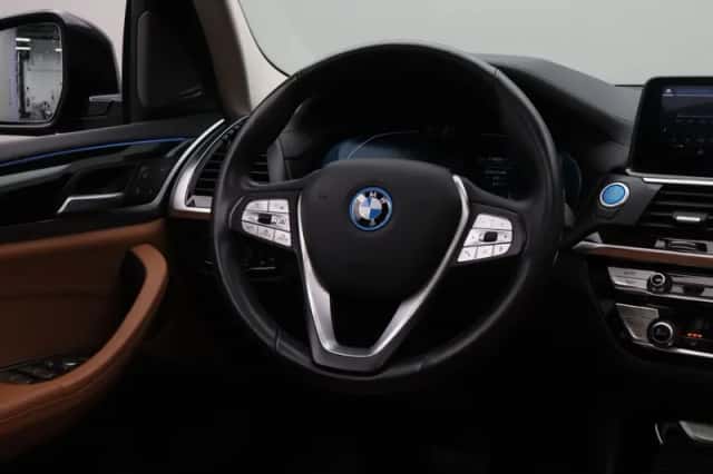 BMW iX3 (2021) thumbnail 24