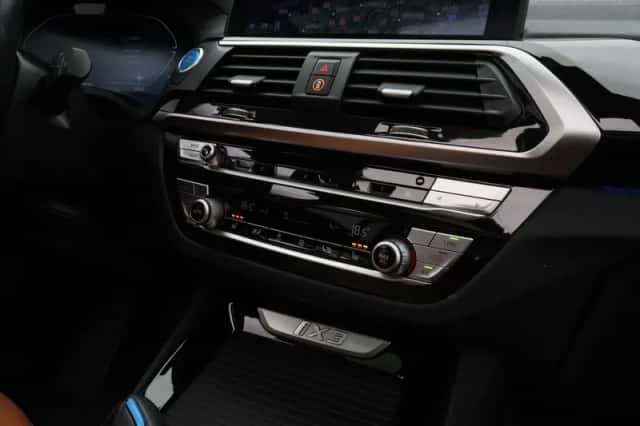 BMW iX3 (2021) thumbnail 27