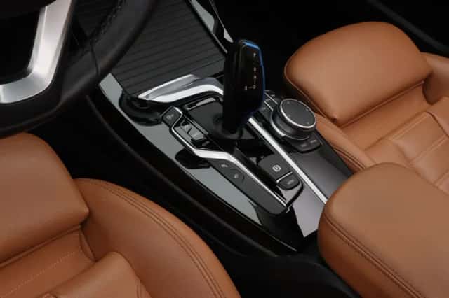 BMW iX3 (2021) thumbnail 6