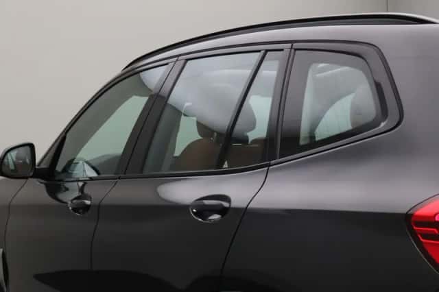 BMW iX3 (2021) thumbnail 8