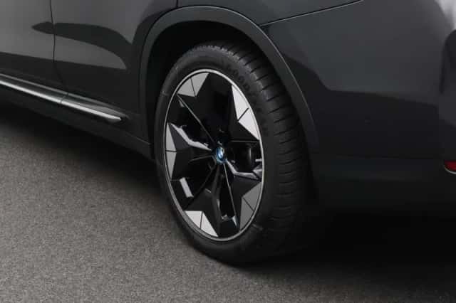 BMW iX3 (2021) thumbnail 9