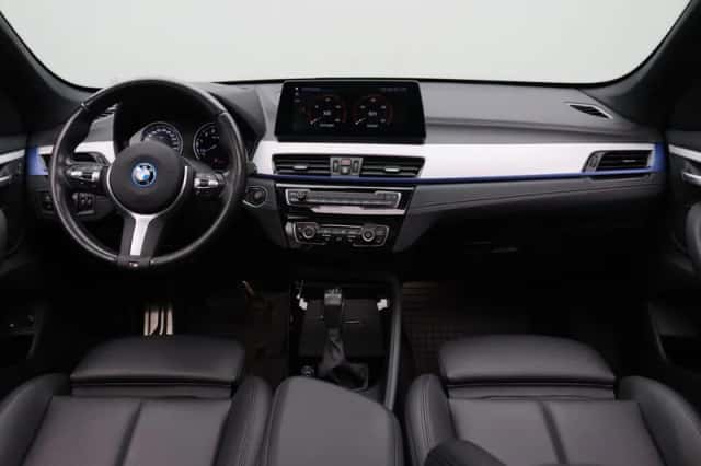 BMW X1 (2022) thumbnail 3