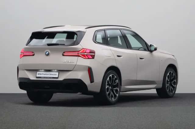 BMW X3 (2024) thumbnail 2