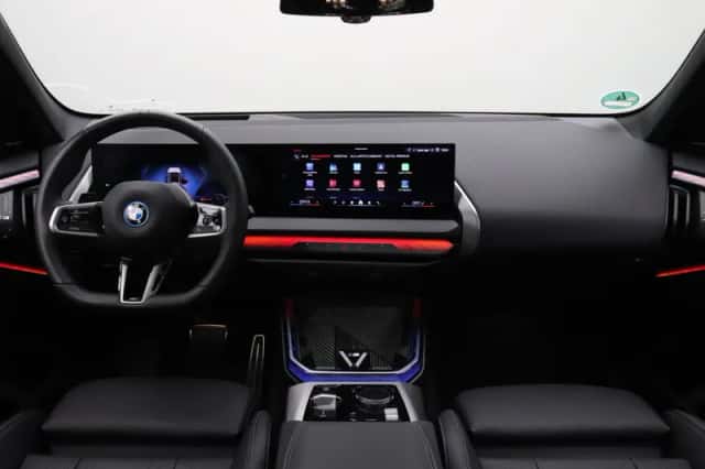 BMW X3 (2024) thumbnail 3