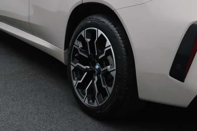 BMW X3 (2024) thumbnail 9