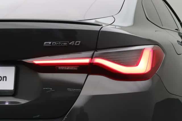 BMW i4 (2024) thumbnail 11