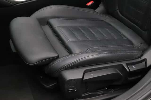 BMW i4 (2024) thumbnail 4