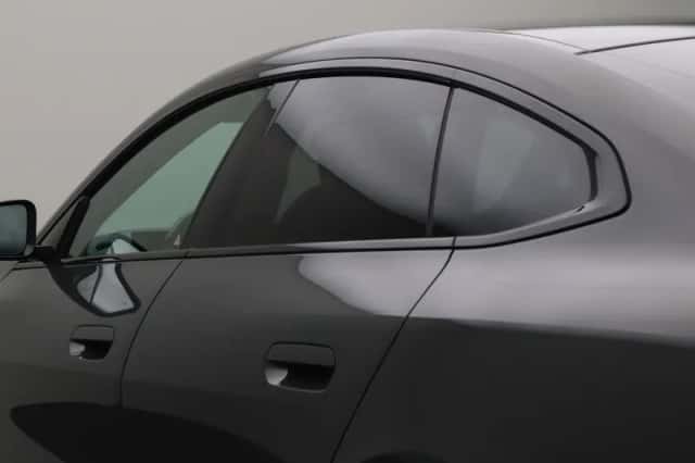 BMW i4 (2024) thumbnail 8