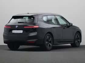 BMW iX (2022) thumbnail 2