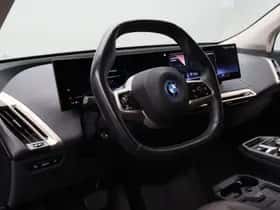 BMW iX (2022) thumbnail 17