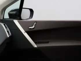 BMW iX (2022) thumbnail 18