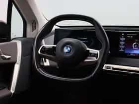 BMW iX (2022) thumbnail 23