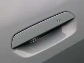 BMW i4 (2024) thumbnail 13