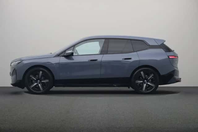 BMW iX (2022) thumbnail 12
