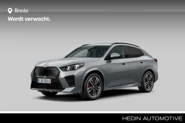 BMW iX2 (2025) thumbnail 1