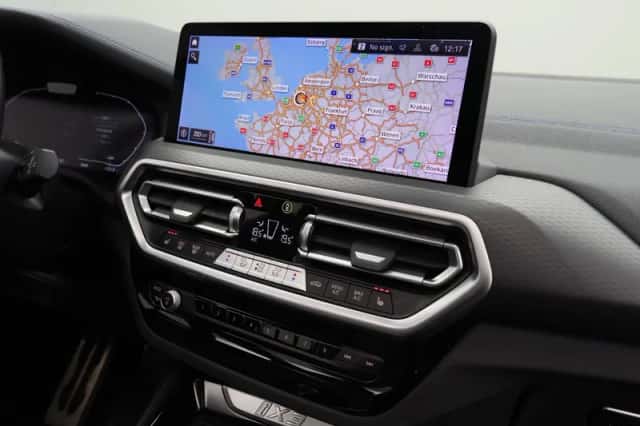 BMW iX3 (2022) thumbnail 5