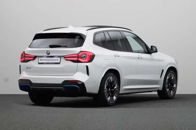 BMW iX3 (2022) thumbnail 5