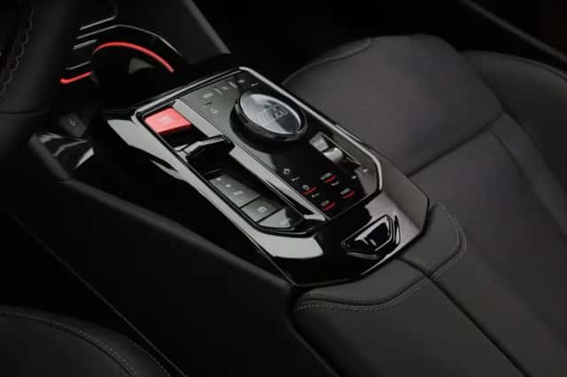 BMW M5 (2025) thumbnail 5