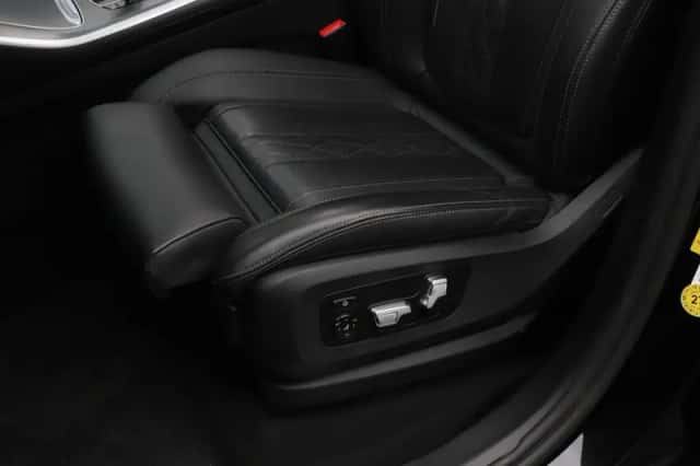 BMW X5 (2023) thumbnail 4